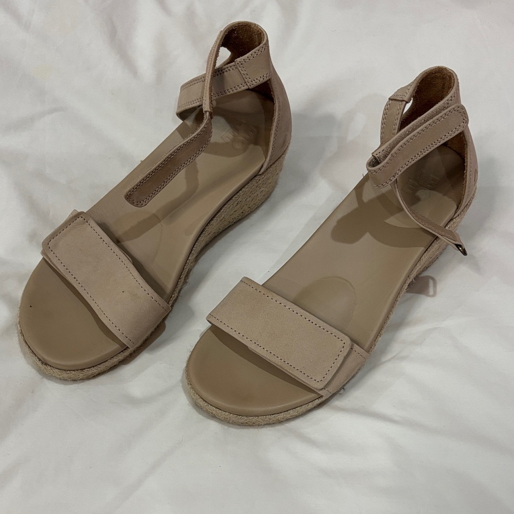 Abeo Beige Wedge Sandals